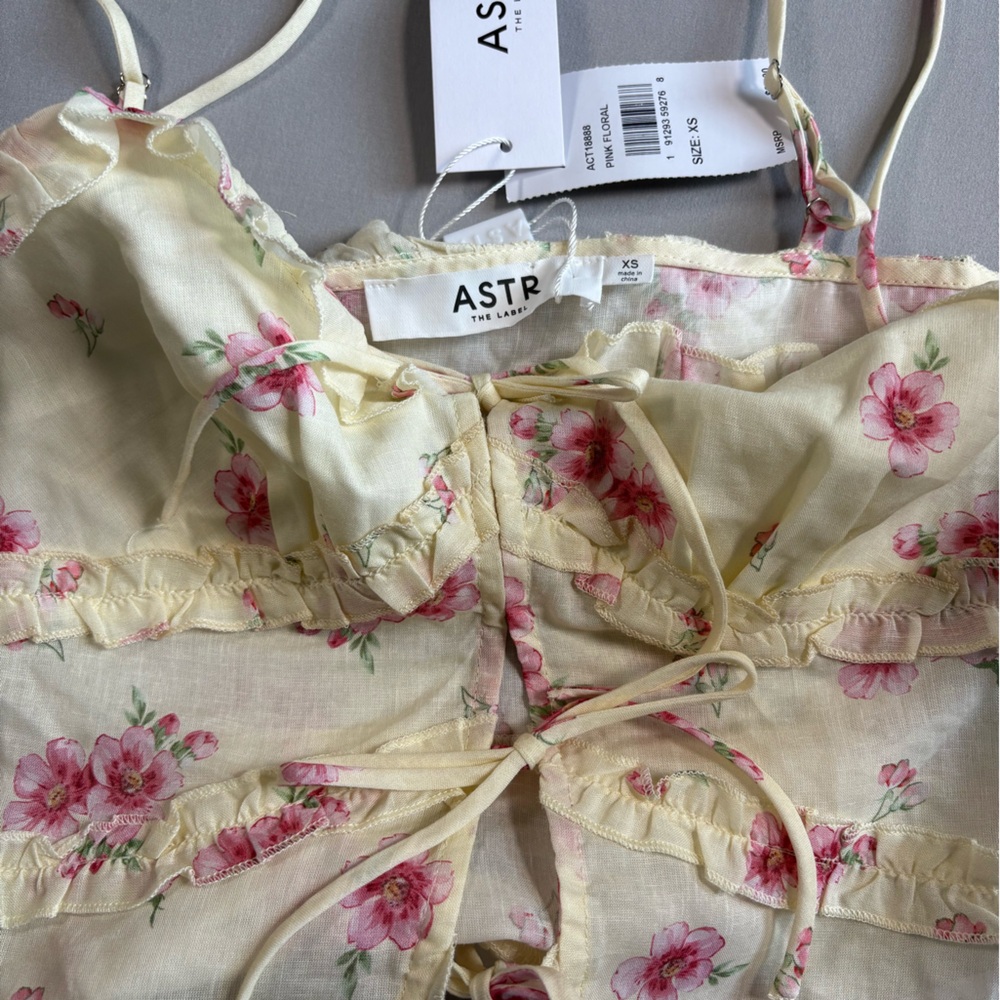 ASTR Floral Ruffle Tie-Front Cami with Pink Blooms/Butter Yellow Coquette NWT - Picture 6 of 10
